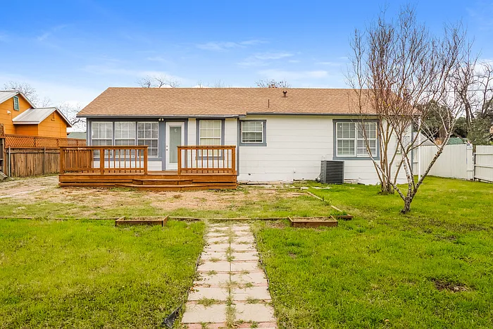 294 El Monte Blvd — Photo 15