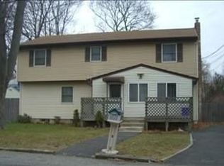 23 Nevada Rd, West Babylon, NY 11704
