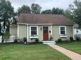 7 Whipple Ave, Barrington, RI 02806