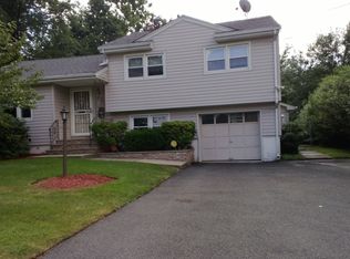 12-15 Fairclough Pl, Fair Lawn, NJ 07410