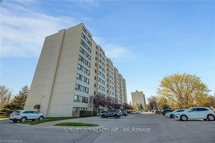 1600 Adelaide St N #804