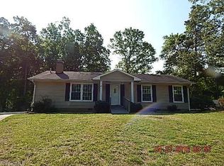 4 Woodclub Ct, Greensboro, NC 27406