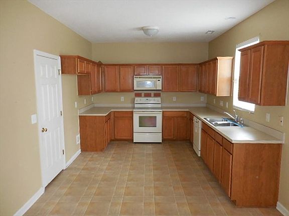 4th image of 1916 Briar Run Dr