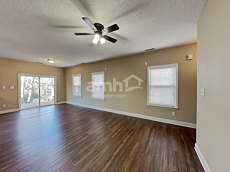 13634 Riding Hill Ave — Photo 6