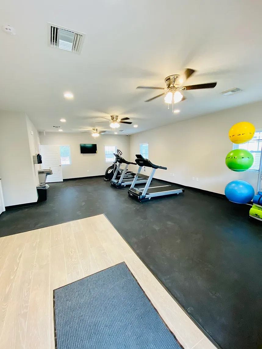Villas West Apartments — Photo 4