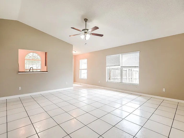 145 Burnsed Pl — Photo 3