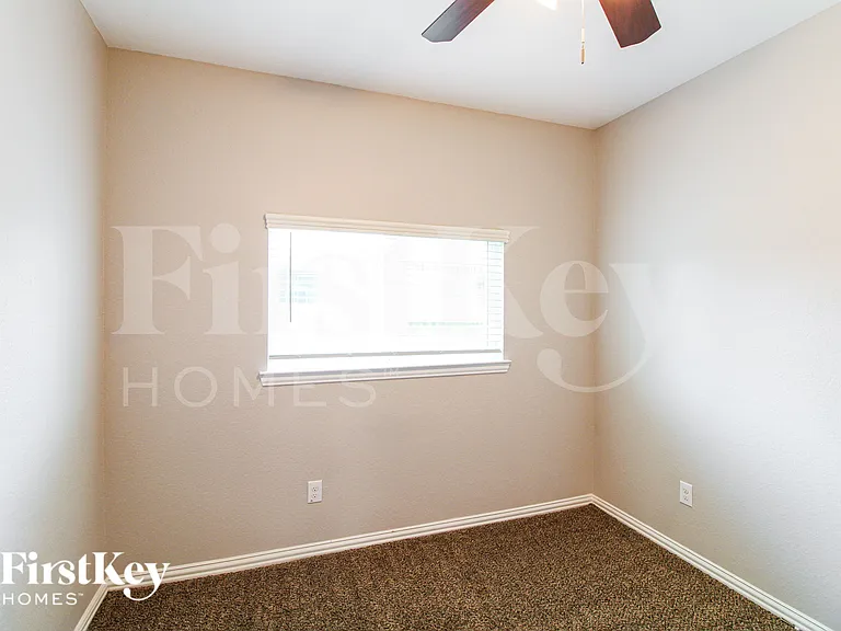131 Brazos Dr — Photo 15