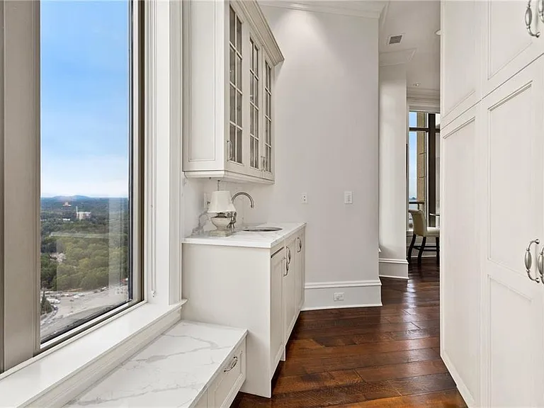 3376 Peachtree Rd NE #47A — Photo 23