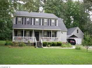8902 White Pickett Cir, North Chesterfield, VA 23237