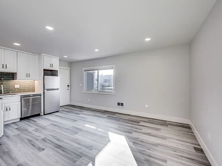 3411 Adeline St — Photo 4
