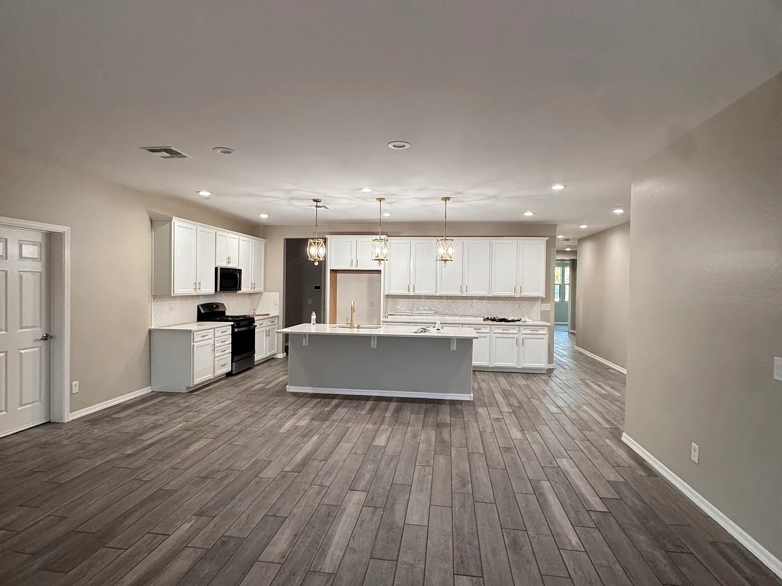 S 78th Dr, Phoenix — Photo 2