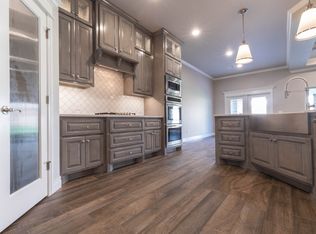 3109 Hunter Crest Dr, Edmond, OK 73034