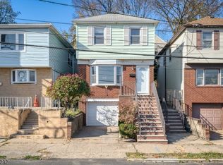 11 Bayside Ter, Jersey City, NJ 07305