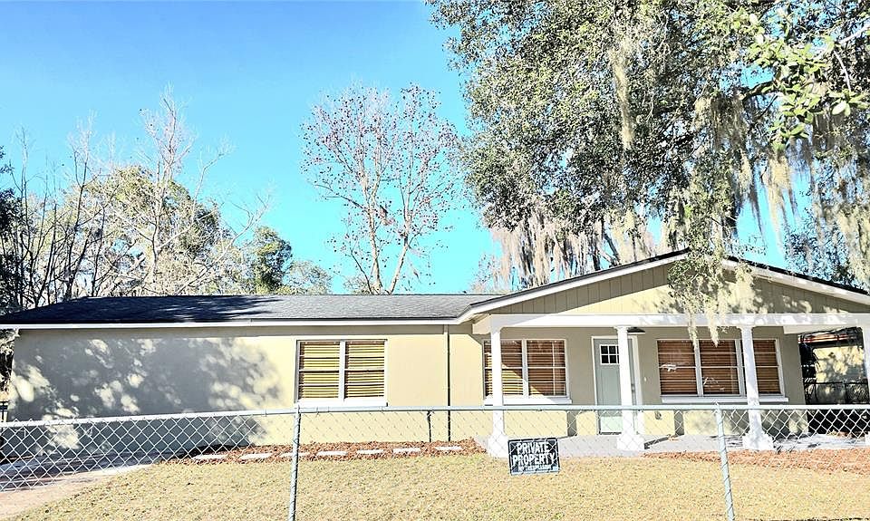 1st image of 1504 SE 12th Pl