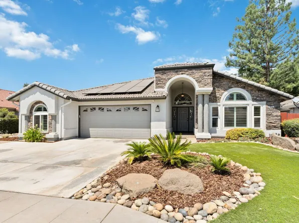 871 Minarets Ave, Clovis, CA 93611