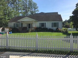 2000 Cherri Dr, Falls Church, VA 22043