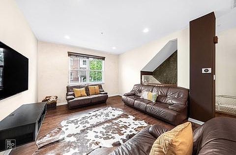 3rd image of 6156 Washington Ct
