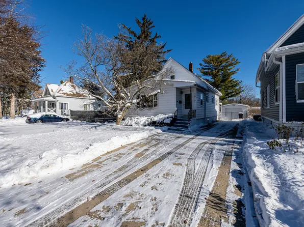 3017 Gabriel Ave, Zion, IL 60099