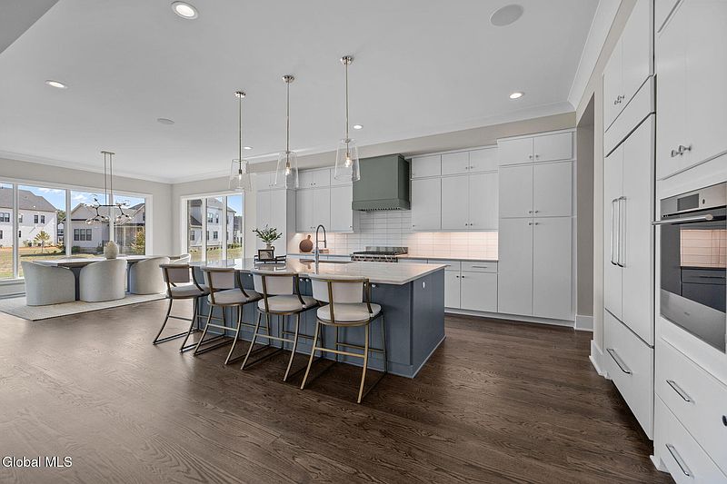 5th image of 7 Gregory Court