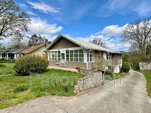 702 Fairview Rd Photo 1