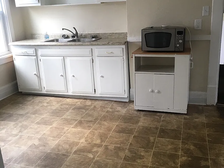 10701 Vernon Ave — Photo 4