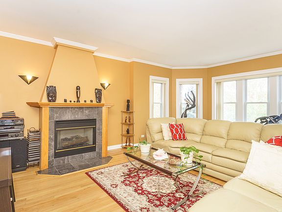 4th image of 7408 N Claremont Ave #3N