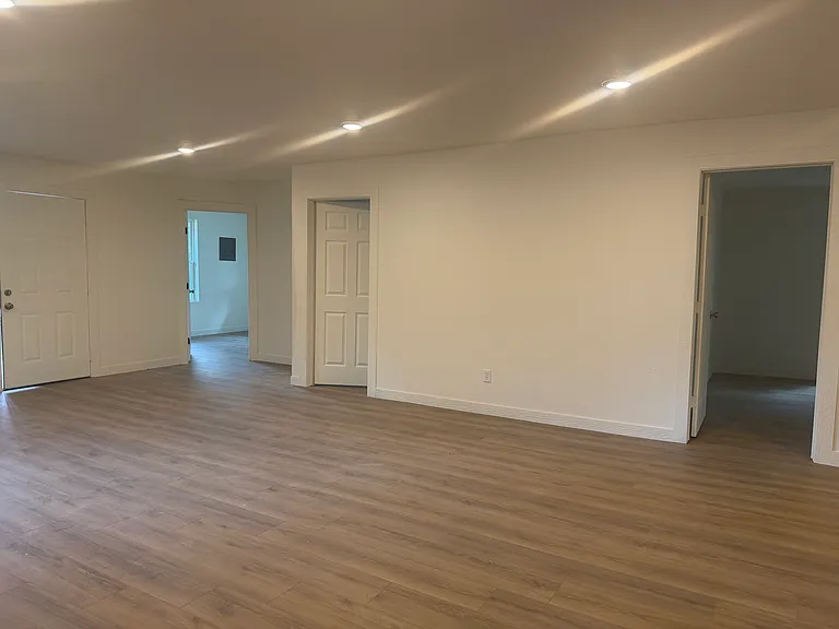 2222 Harding St — Photo 8