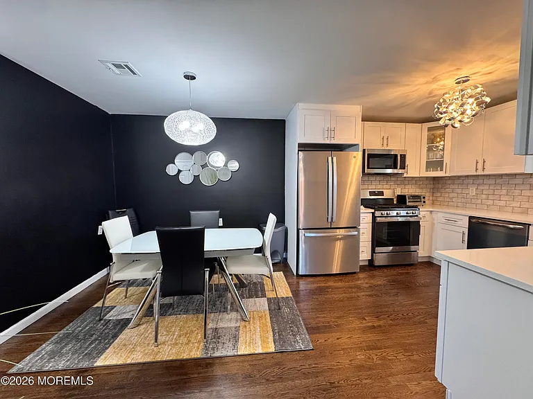 8 Palm Springs Ct — Photo 6