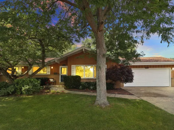 7954 7th AVENUE, Kenosha, WI 53143