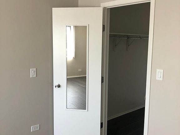 5th image of 1000 Bayside Dr Unit 213