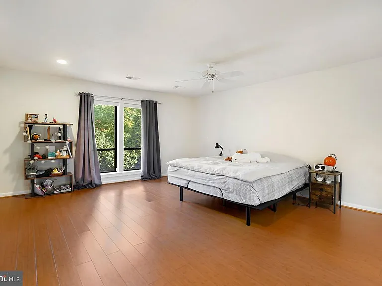 5351 Strathmore Ave — Photo 15