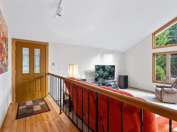 3rd image of 5119 218th Avenue NE
