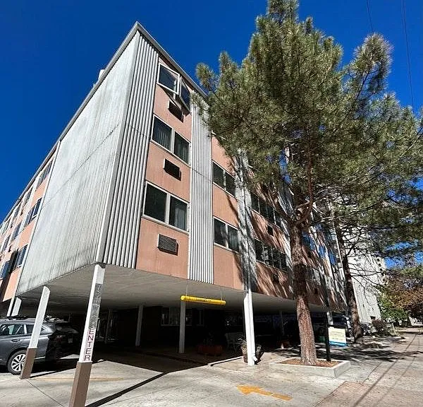 Executive Apartments — Photo 1