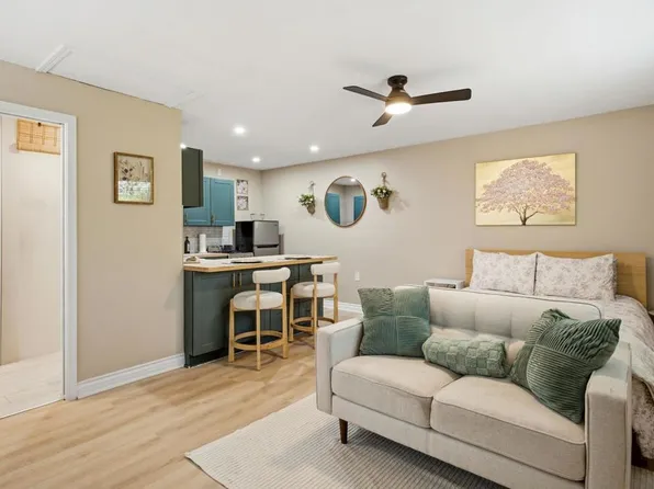 943 Park Hill Dr, Escondido, CA 92025