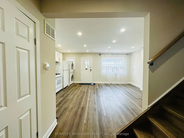55 Fairbank Ave E #MAIN FL — Photo 3