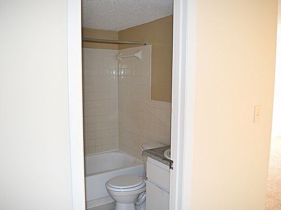 4th image of 7045 30th Ave N APT 27
