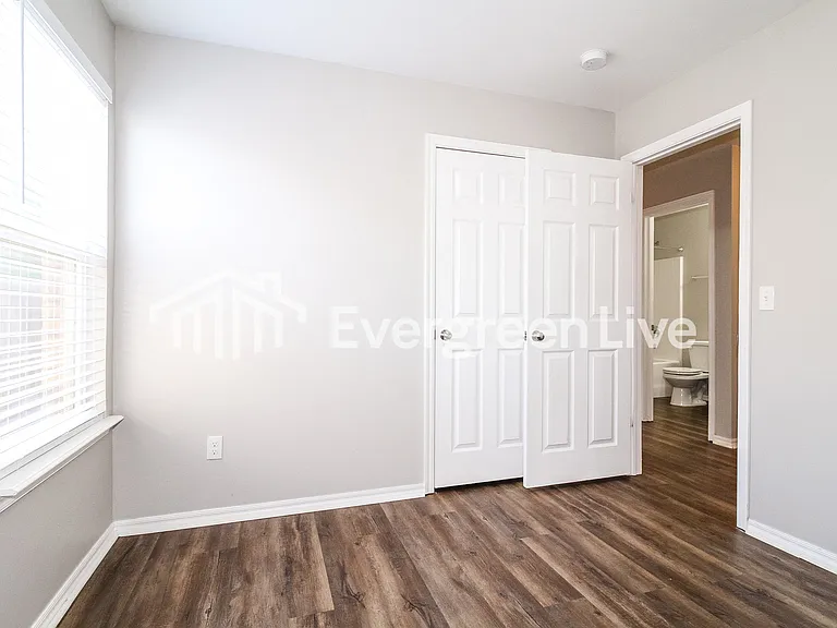 1870 Bliss Cir — Photo 10