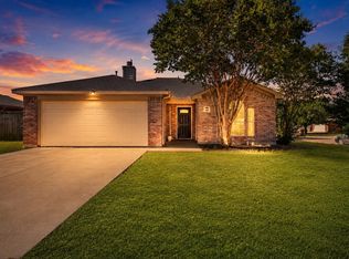 609 Lonestar Park Ln, Ponder, TX 76259