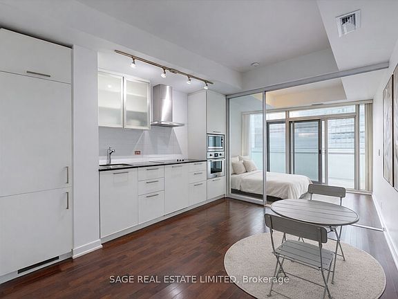 2nd image of 12 York St #3608