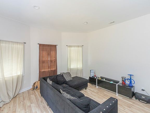 5th image of 403 Cleveland Ave