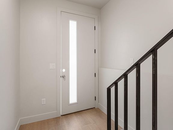 5th image of 432 E Fiddlers Canyon Rd #124