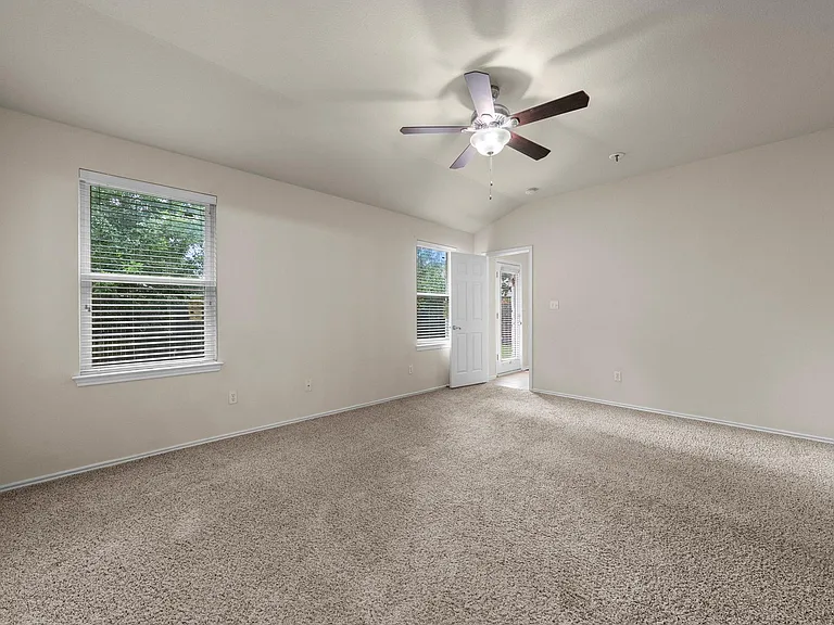 9424 Castle Pines Dr — Photo 13