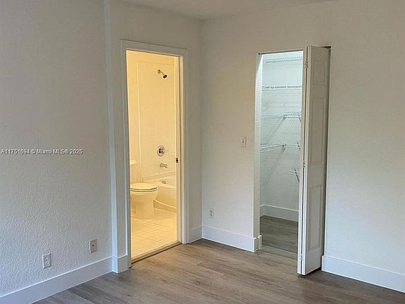 3rd image of 4256 Vineyard Cir