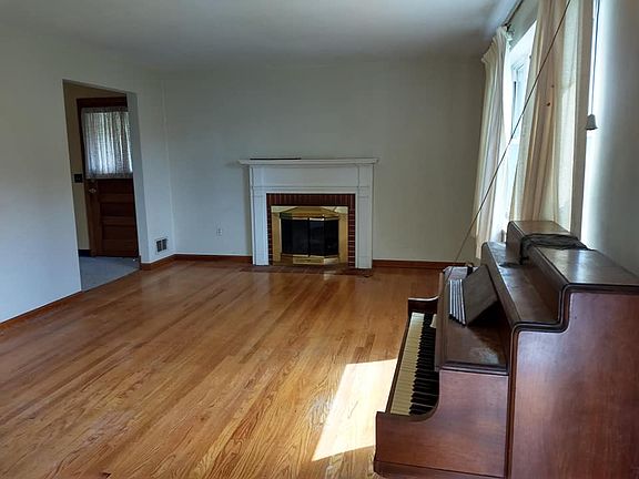 3rd image of 813 Kenridge St
