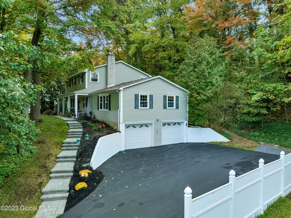 35 Hills Road, Ballston Lake, NY 12019