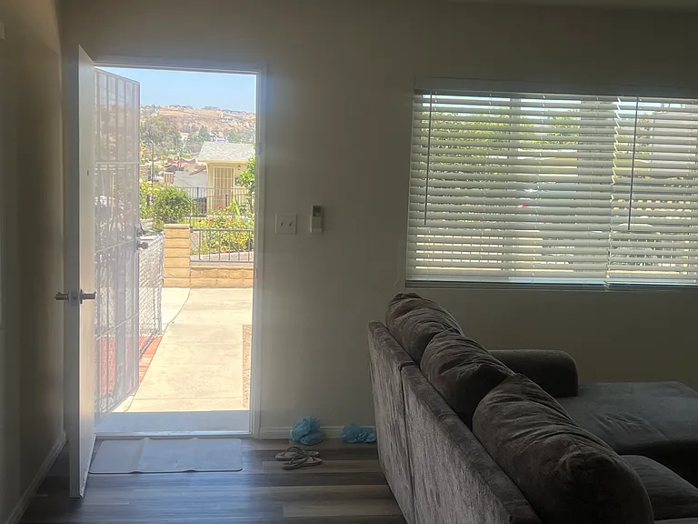 2655 Citronella St — Photo 2