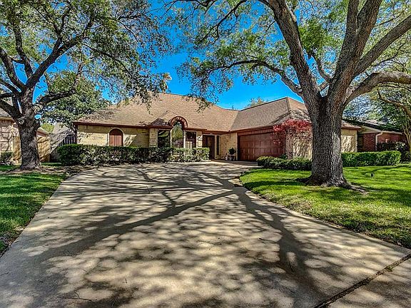 2nd image of 12110 Meadow Lake Dr