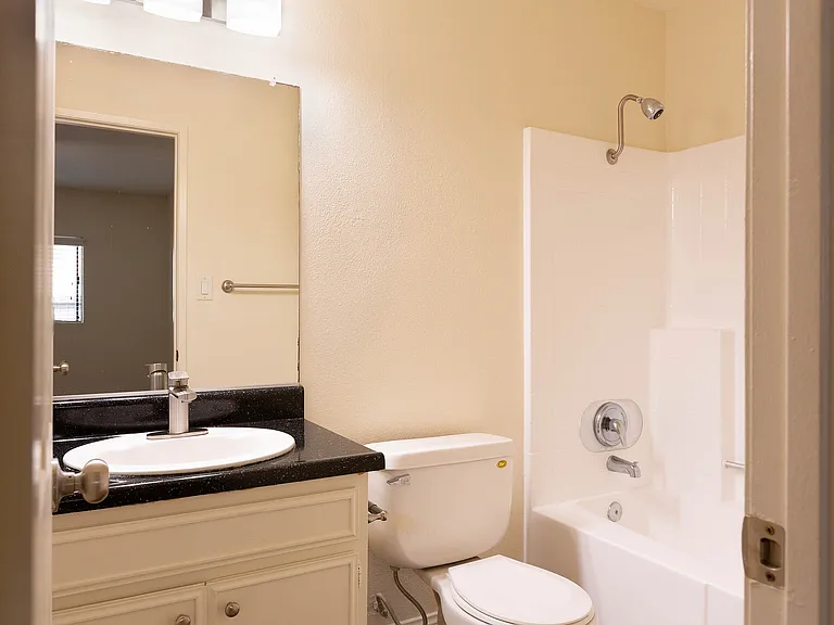 Elan Quail Pointe Apartment Homes — Photo 21