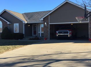 4348 SW Misty Harbor Ave, Topeka, KS 66610