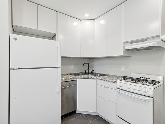 5th image of 2602 E Lehigh Ave #2